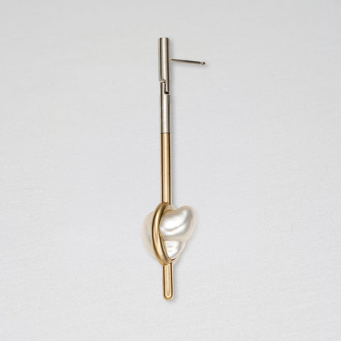 Single gold, silver and pearl earring