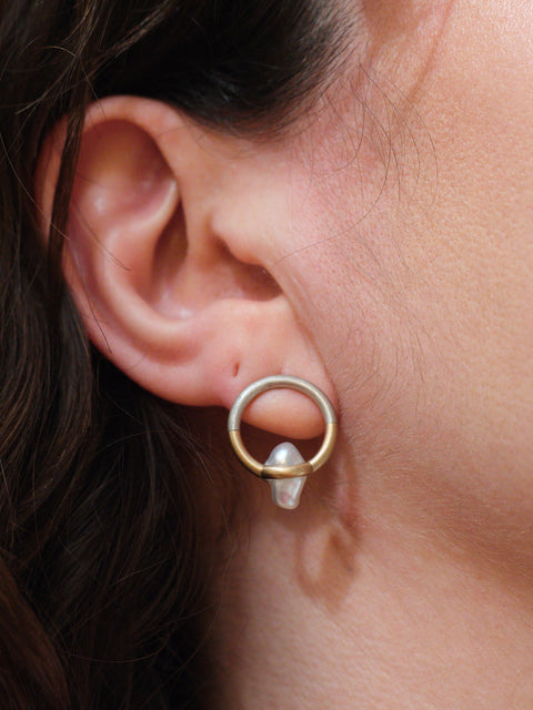 Circle Trap Ear Studs