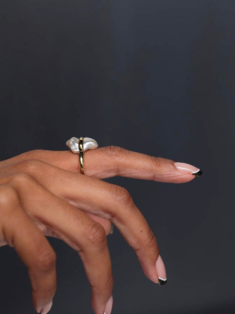 Spring Trap Ring Pearl Trap Ring – courtesyoftheartist.com